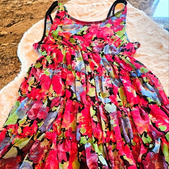 Lip Service Tops - Beautiful top.  Just as shown in the pictures.  Size 2.